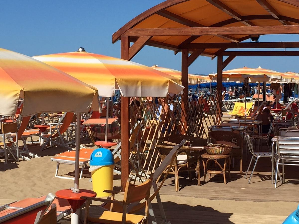 Hotel Lido Follonica Bagian luar foto