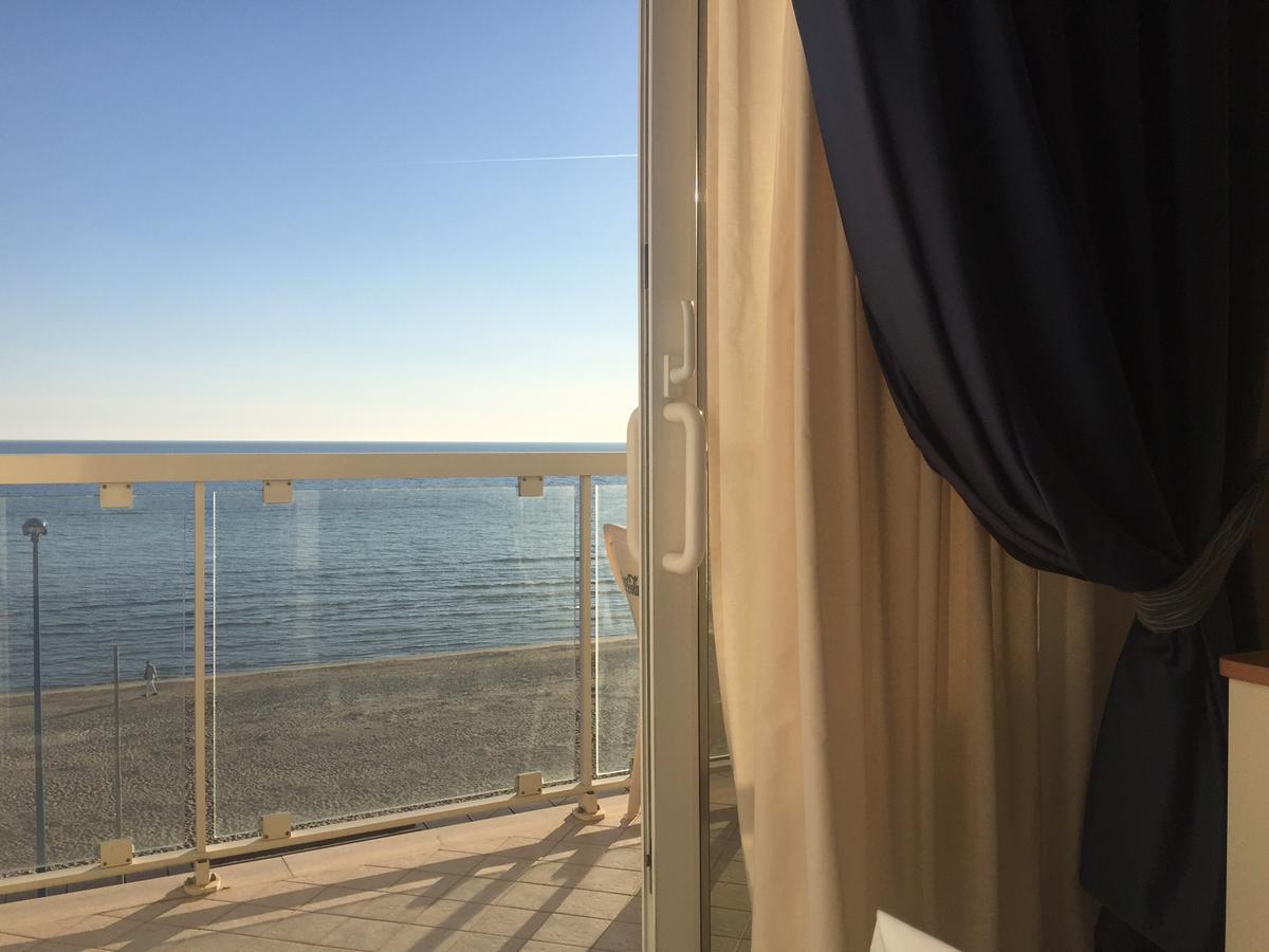 Hotel Lido Follonica Bagian luar foto